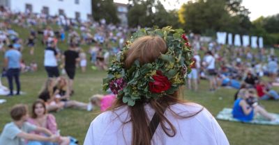 "Wszyscy śpiewamy Warszawie" - koncerty i piknik podczas Wianków nad Wisłą